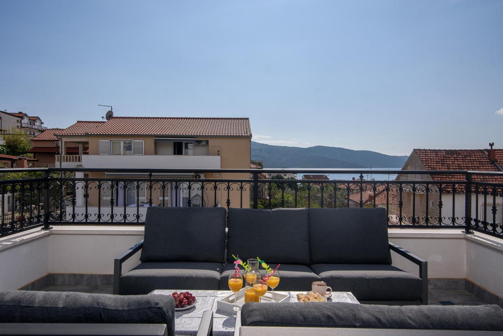 Villa Barbara & Zoran With Free Parking And Heated Swimming Pool Seget Vranjica Exterior foto