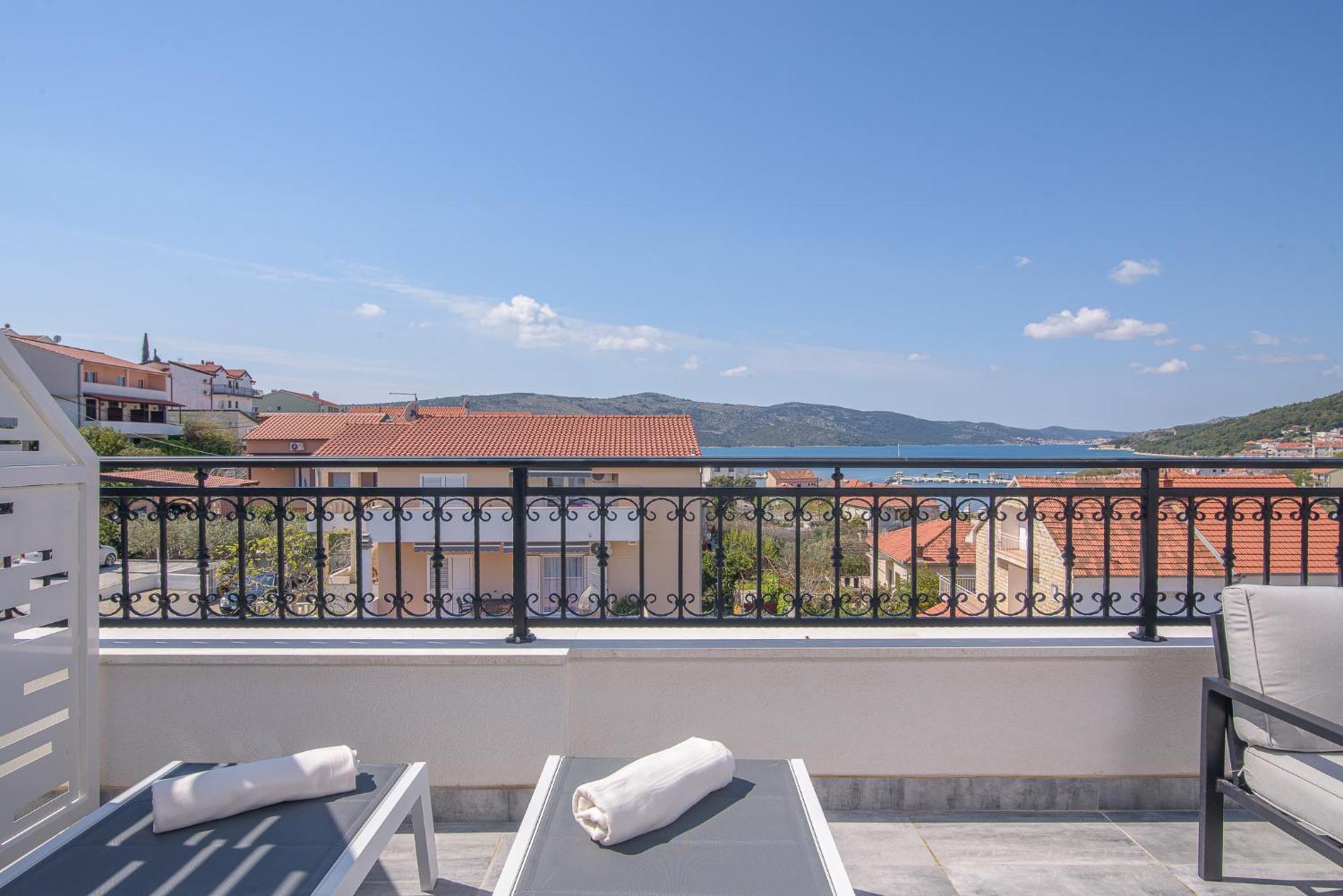 Villa Barbara & Zoran With Free Parking And Heated Swimming Pool Seget Vranjica Exterior foto