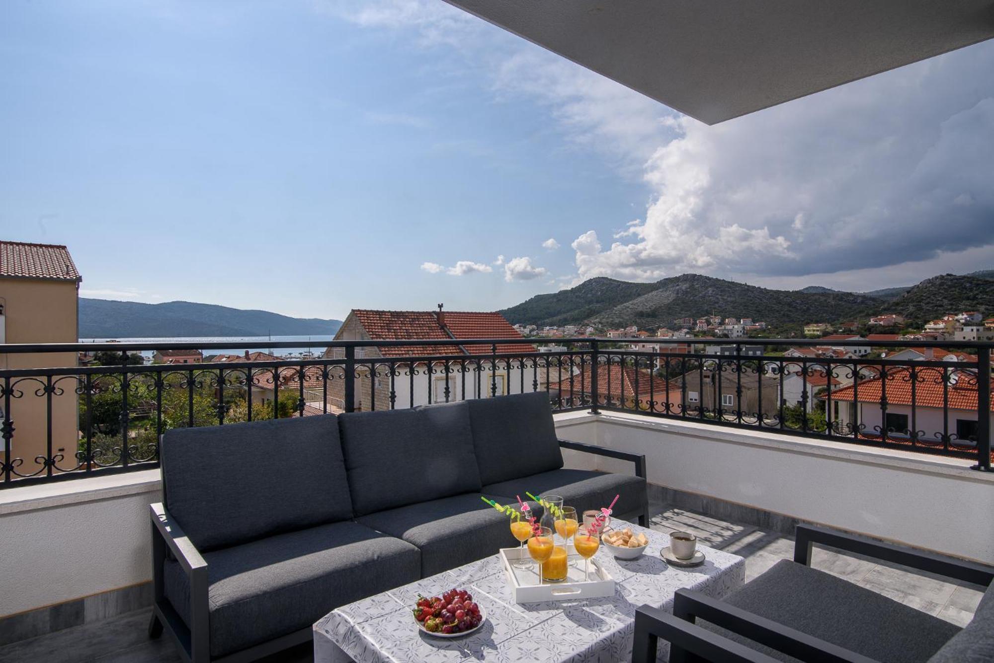 Villa Barbara & Zoran With Free Parking And Heated Swimming Pool Seget Vranjica Exterior foto