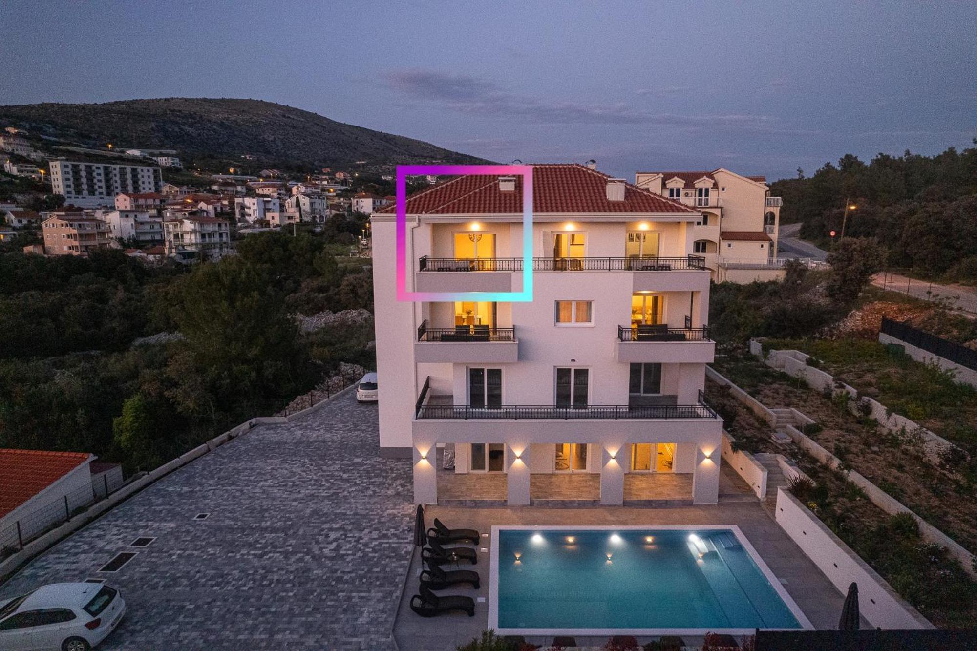 Villa Barbara & Zoran With Free Parking And Heated Swimming Pool Seget Vranjica Exterior foto