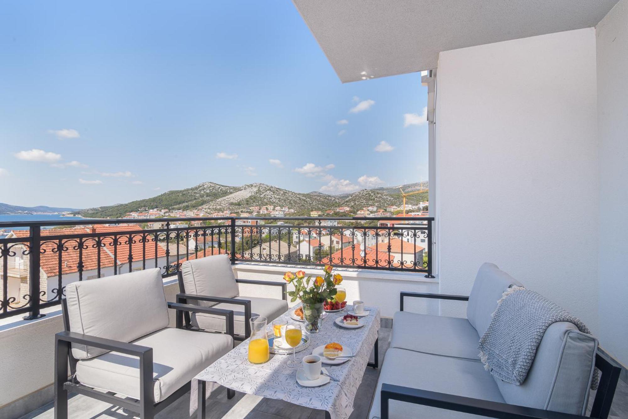 Villa Barbara & Zoran With Free Parking And Heated Swimming Pool Seget Vranjica Exterior foto